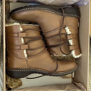 UGG Caspia Brown Leather Boots with Sherpa Lining